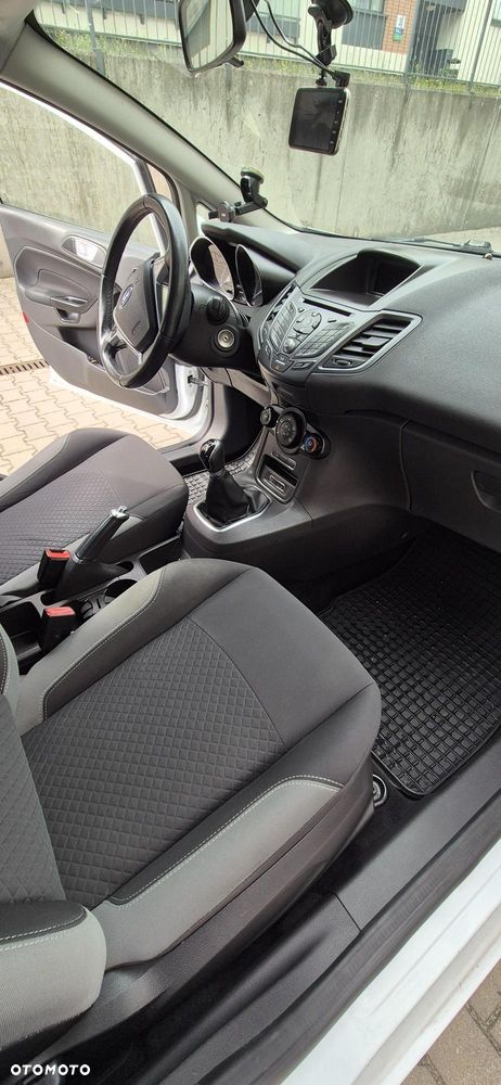 Ford Fiesta - 12