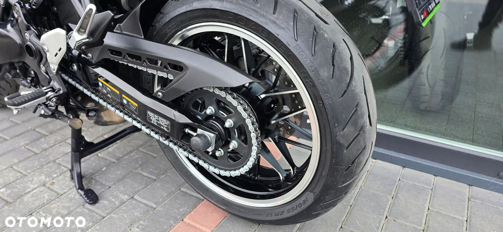 Kawasaki Z 900 RS - 37