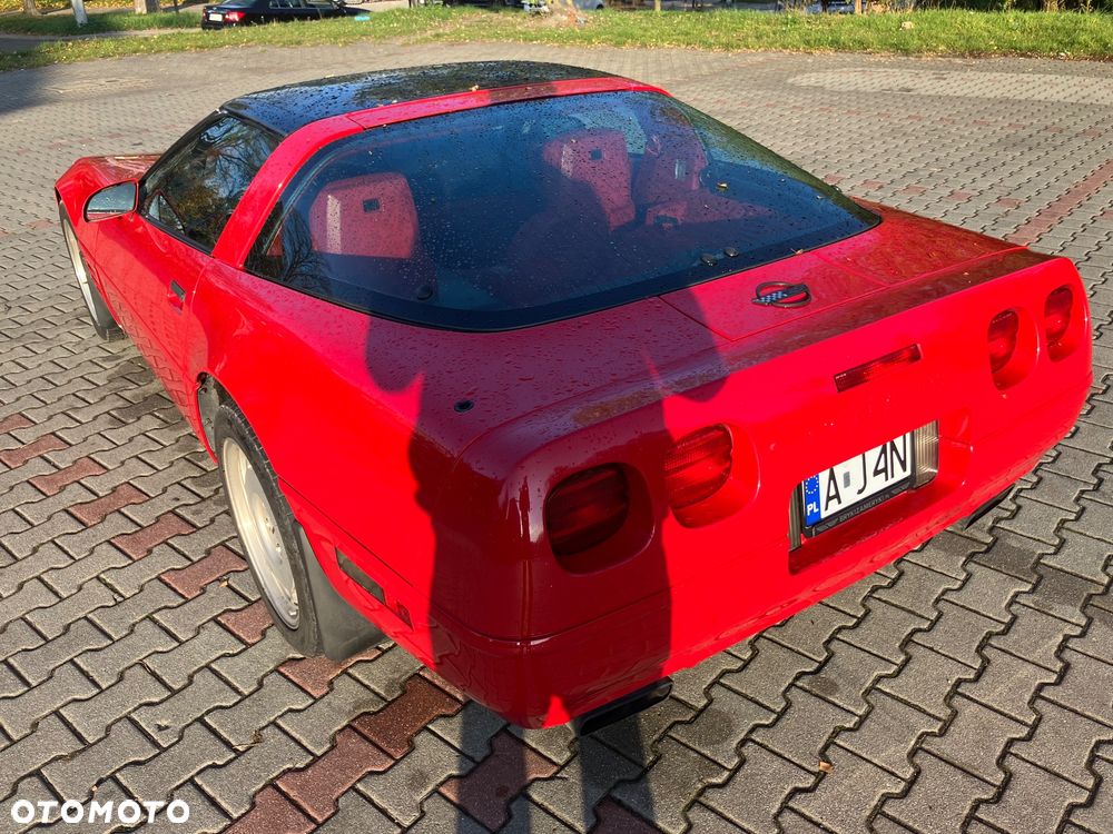 Chevrolet Corvette - 11