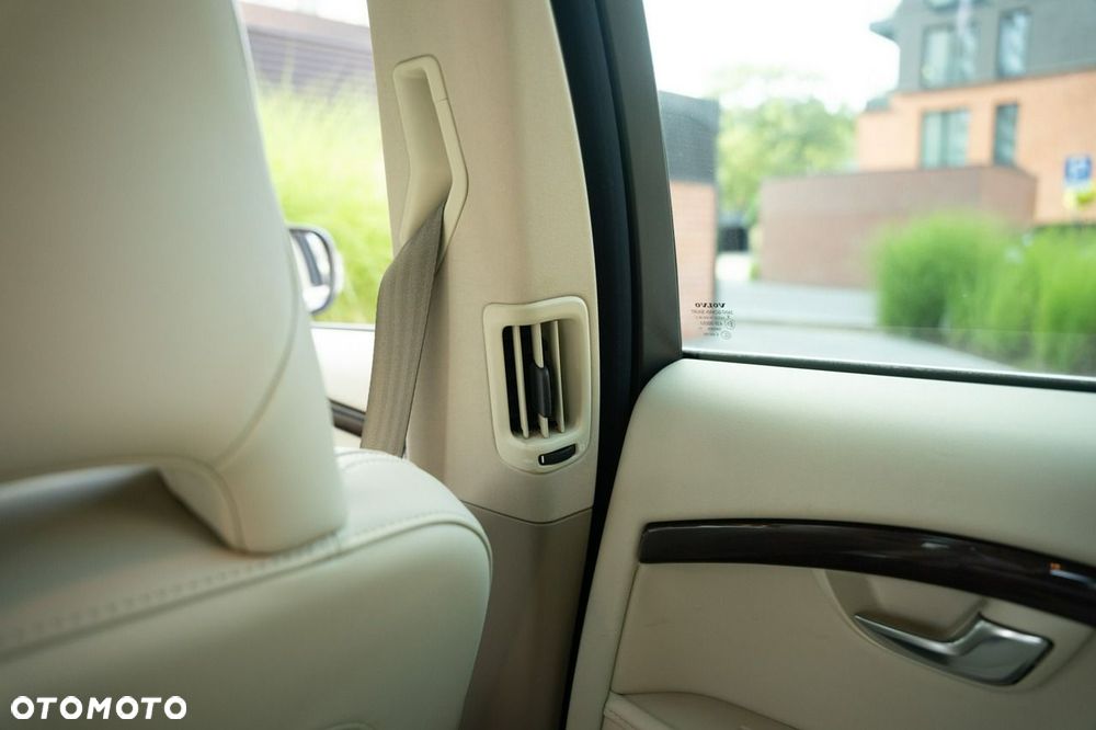 Volvo XC 70 3.2 AWD Summum - 31