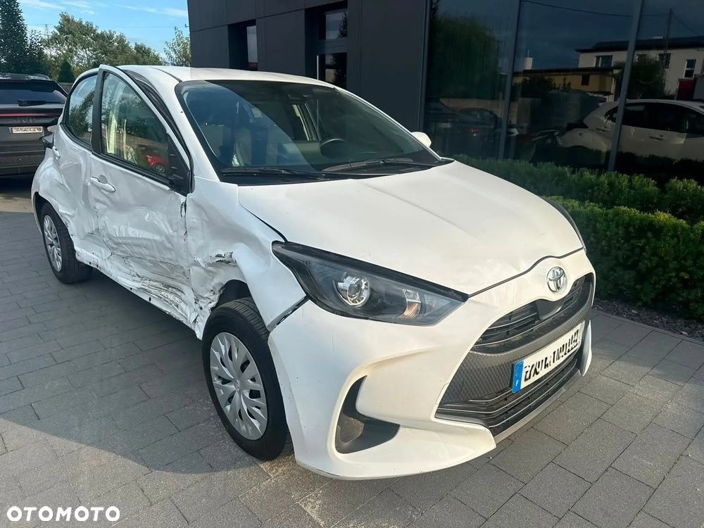 Toyota Yaris 2022 photo 2
