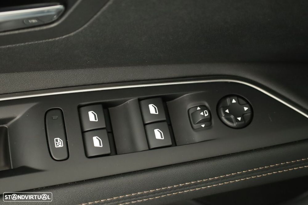 Peugeot 3008 1.2 Hybrid GT e-DCS6 - 21
