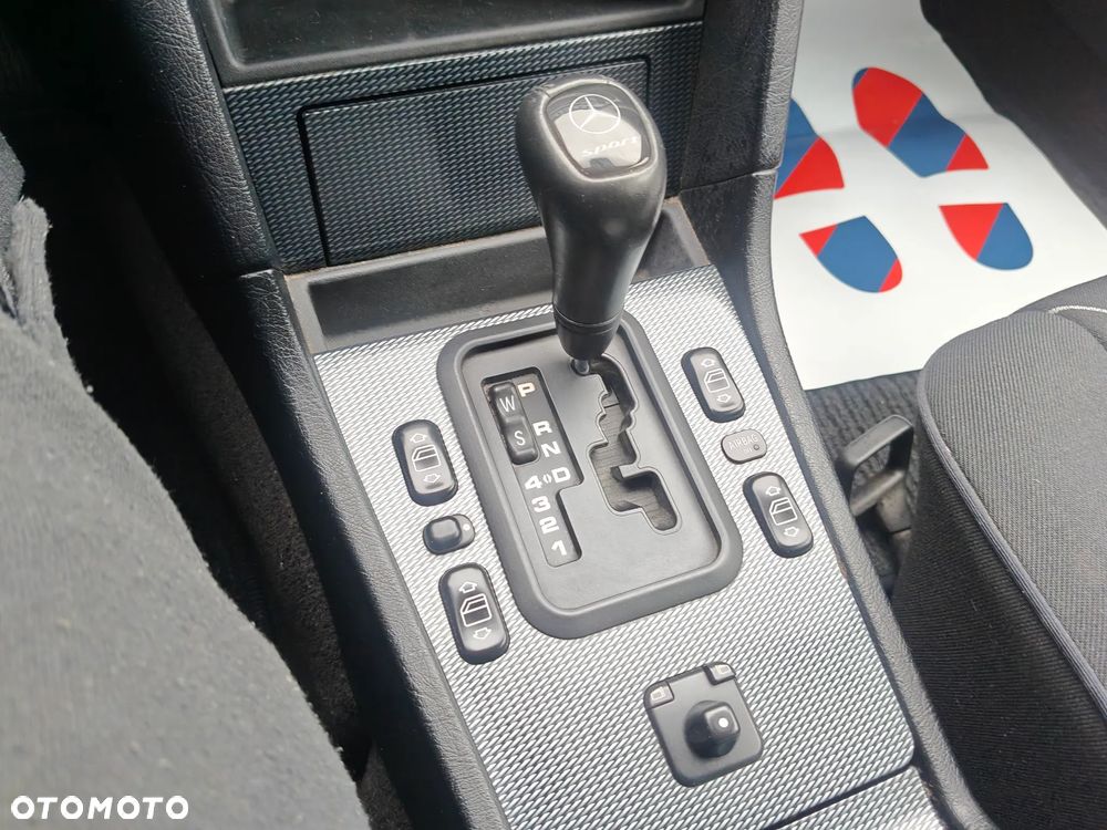 Mercedes-Benz Klasa E ver-240-elegance - 23