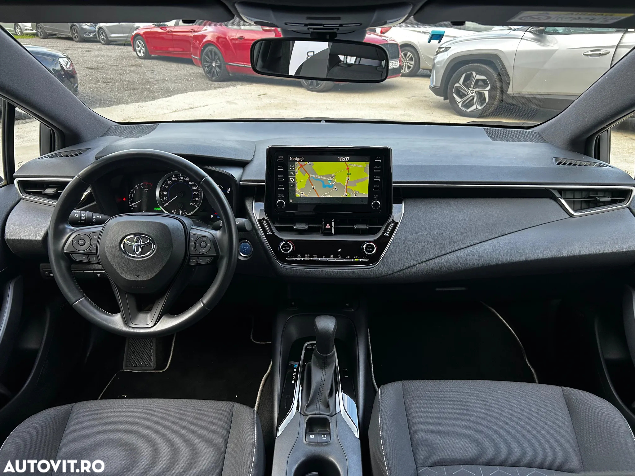 Toyota Corolla 1.8 HSD Business - 12
