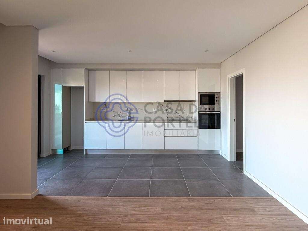Apartamento T2 com Rooftop Privativo e Vista Mar – Montenegro, Faro - Grande imagem: 5/38