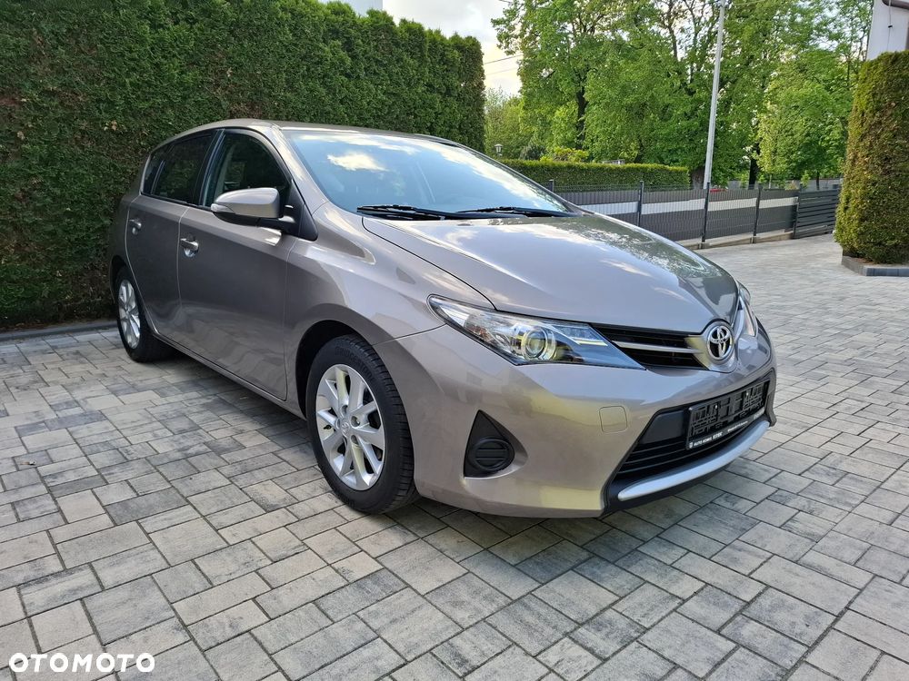 Toyota Auris - 2