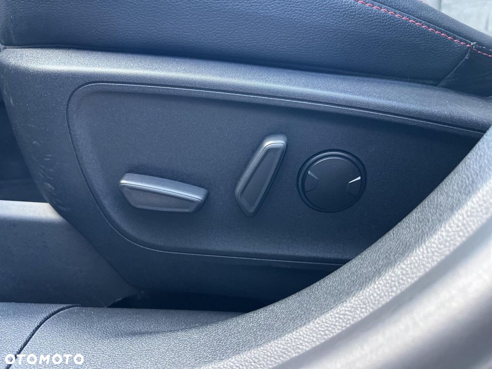Ford Kuga - 11