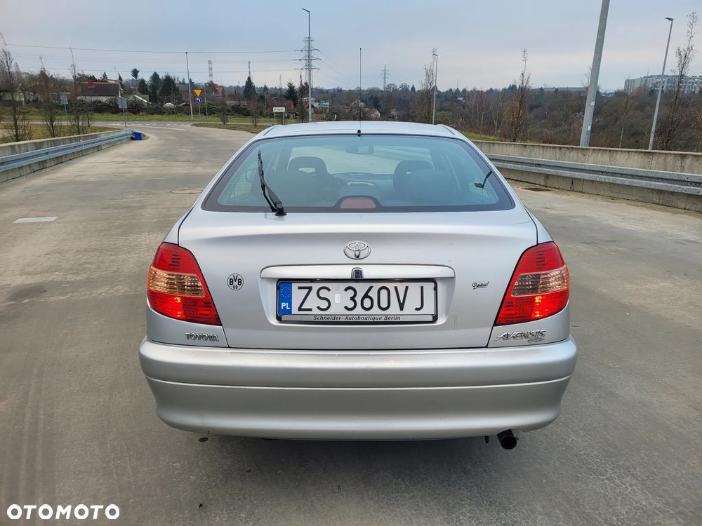 Toyota Avensis - 5