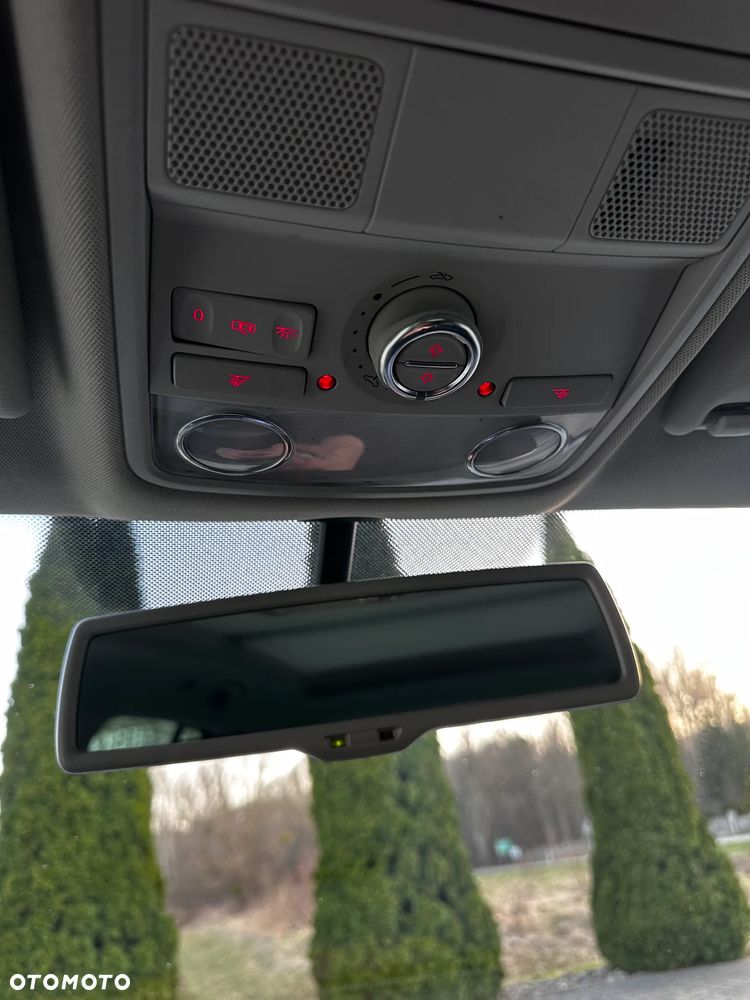 Volkswagen Tiguan 2.0 TDI SCR BlueMotion Technology Lounge Sport & Style - 14