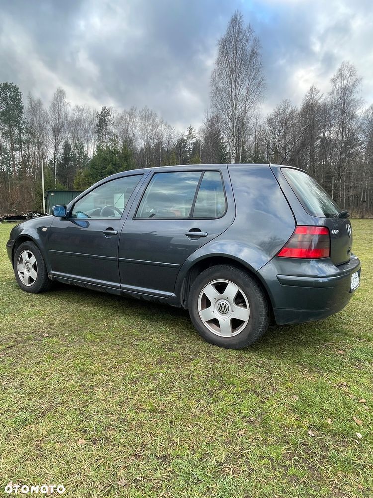 Volkswagen Golf - 5