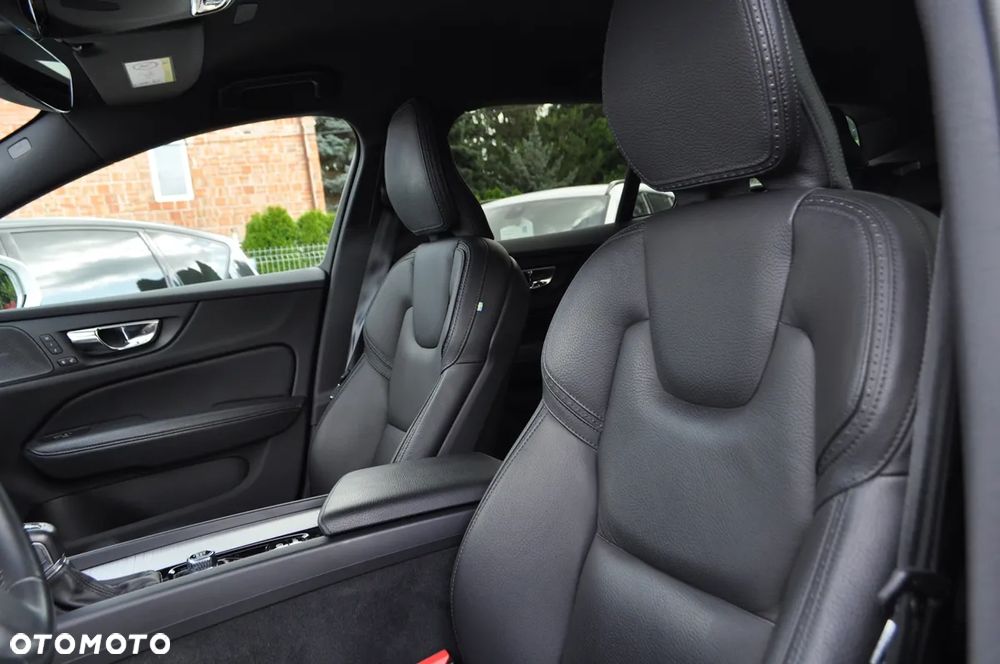 Volvo V60 Cross Country Pro T5 AWD - 20