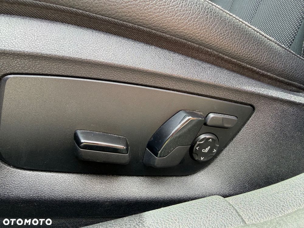 BMW Seria 5 520d xDrive Sport Line - 15