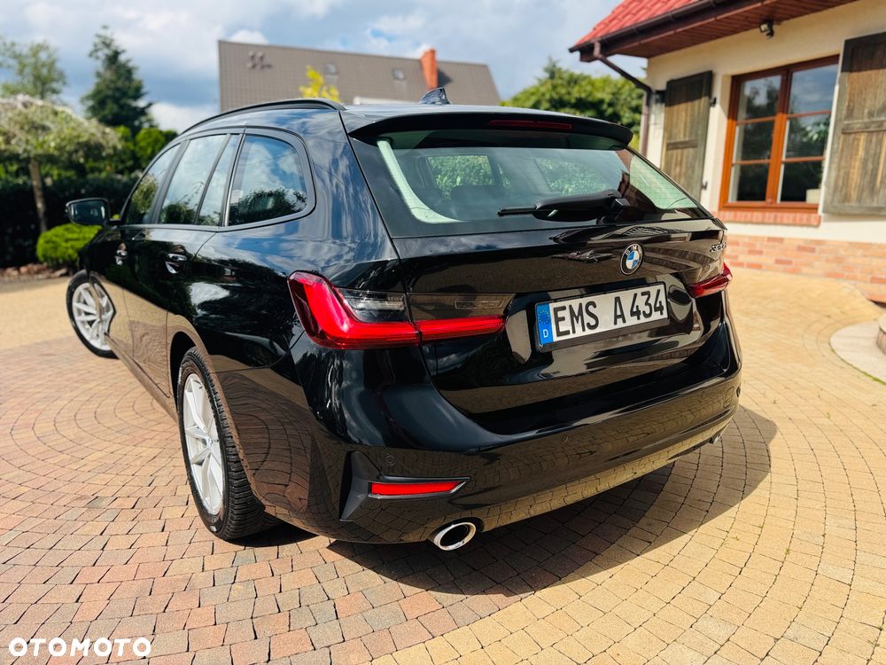 BMW Seria 3 320d Sport Line Shadow - 26
