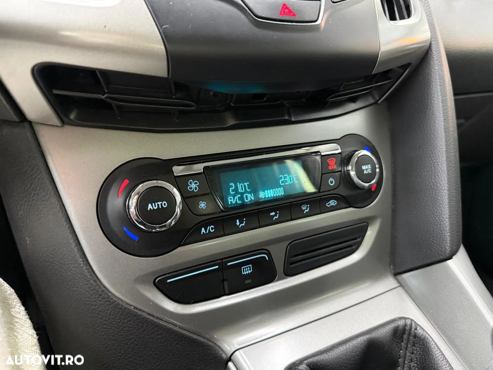 Ford Focus 1.6 TDCI DPF Trend - 12