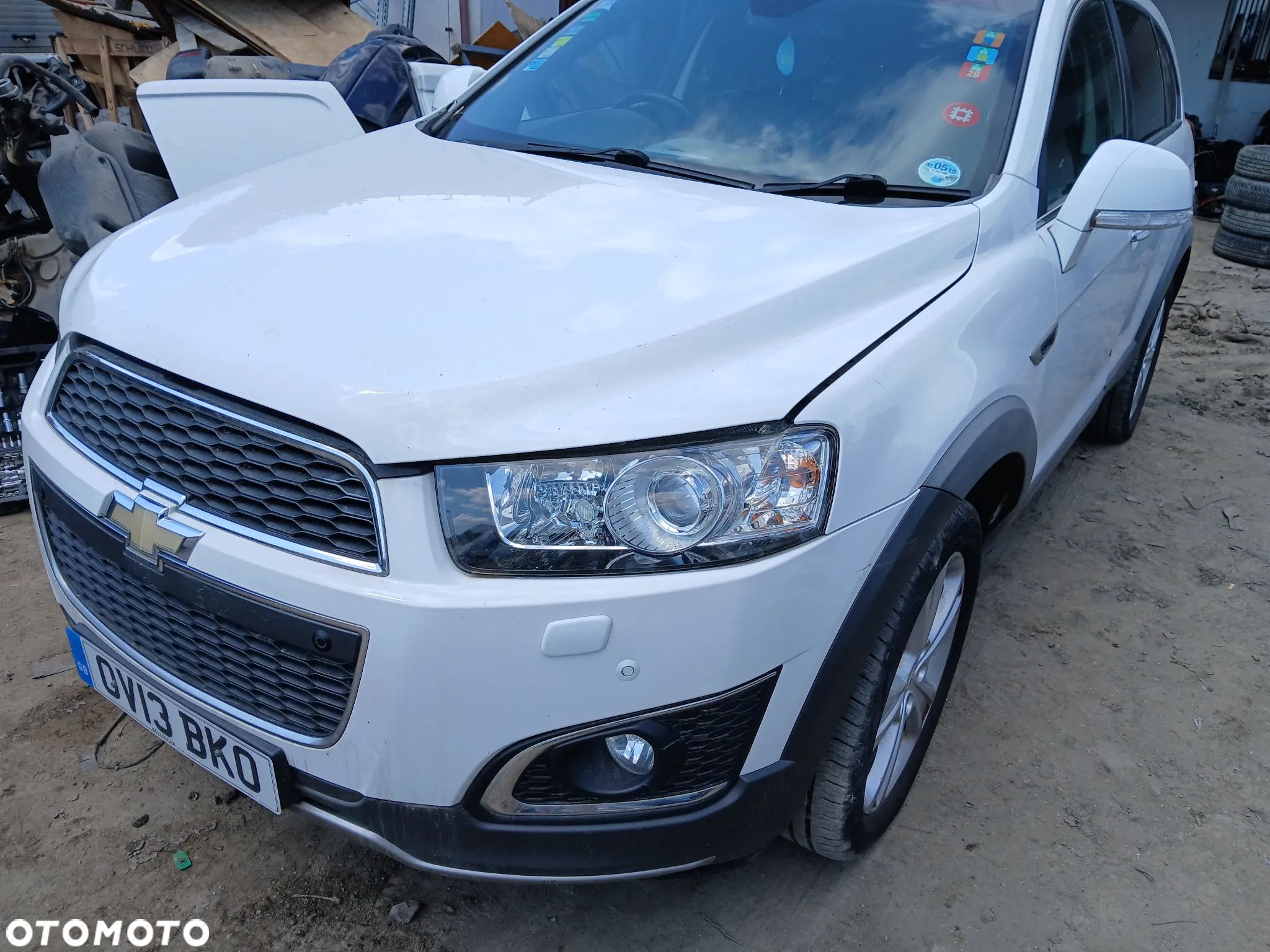 chevrolet captiva II LTZ anglik fotel fotele kanapa deska kokpit podsufitka boczek boczki klamka podłokietnik - 1
