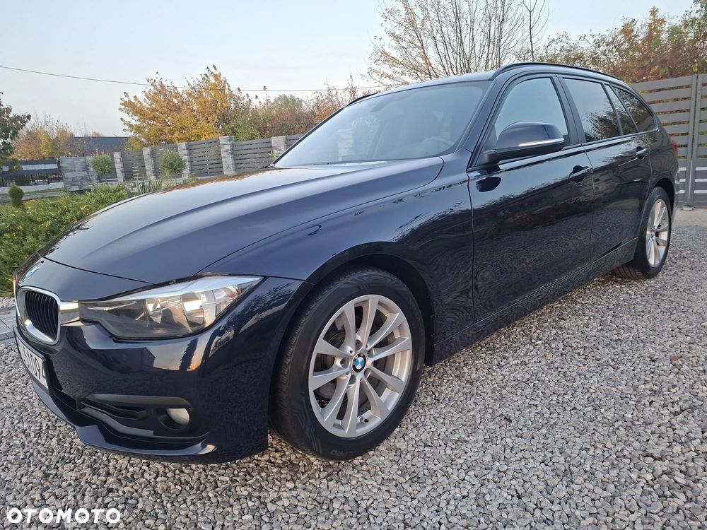 BMW Seria 3 318d Luxury Line - 12
