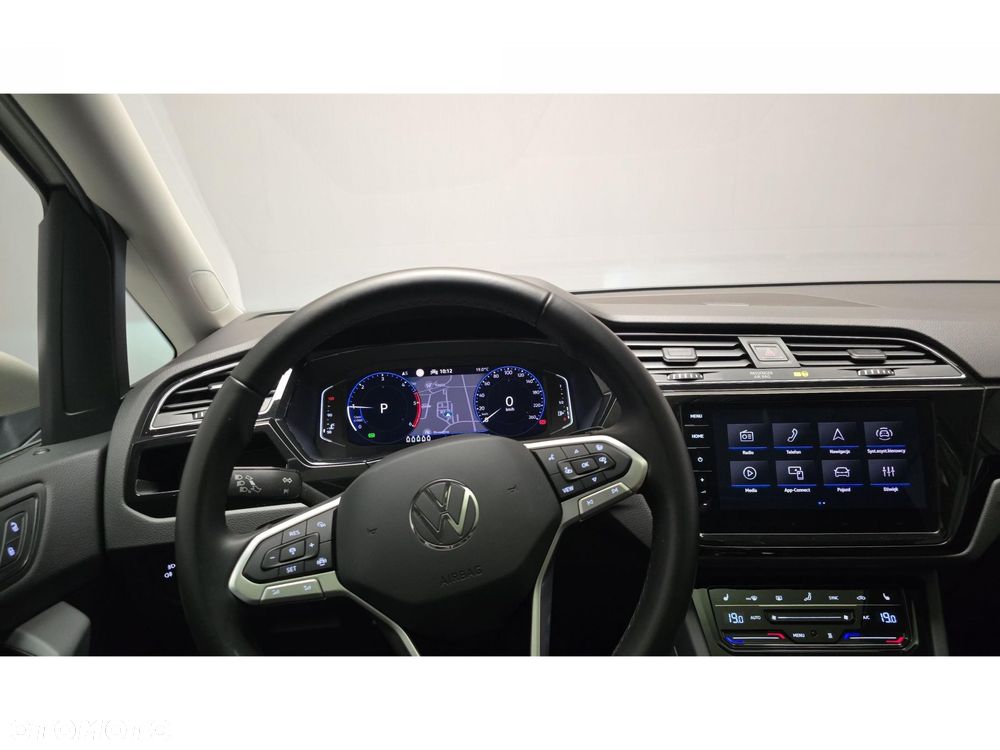 Volkswagen Touran - 20