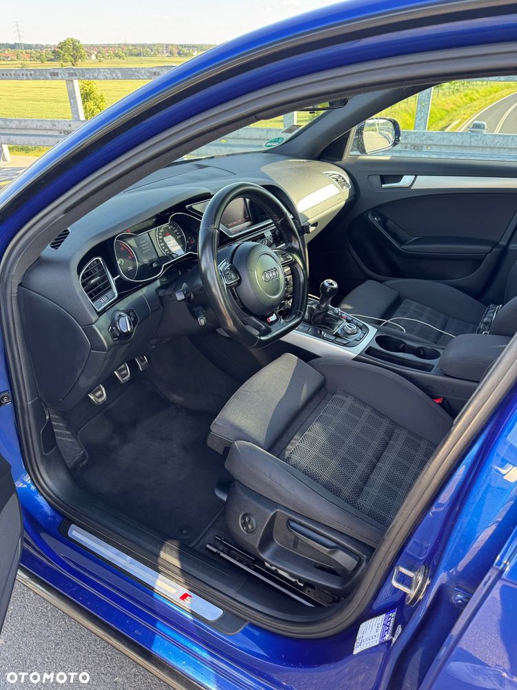 Audi A4 Avant 2.0 TDI - 15