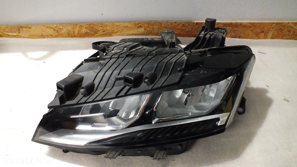 Lampa przednia prawa Peugeot 308 T10  Full led  98516735 - 9