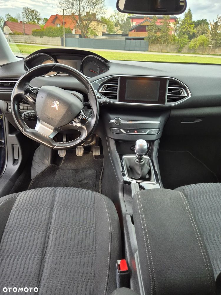 Peugeot 308 1.6 BlueHDi Allure S&S - 24