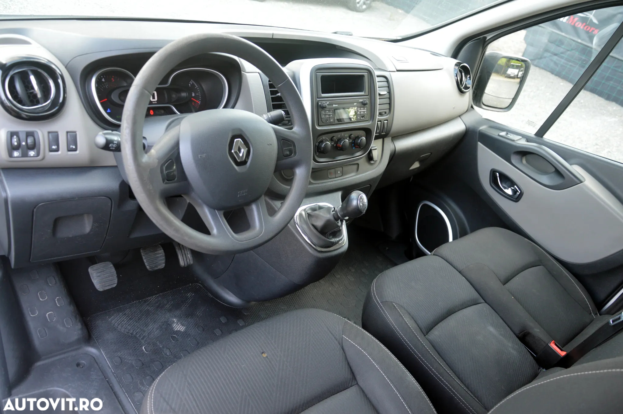 Renault Trafic - 19