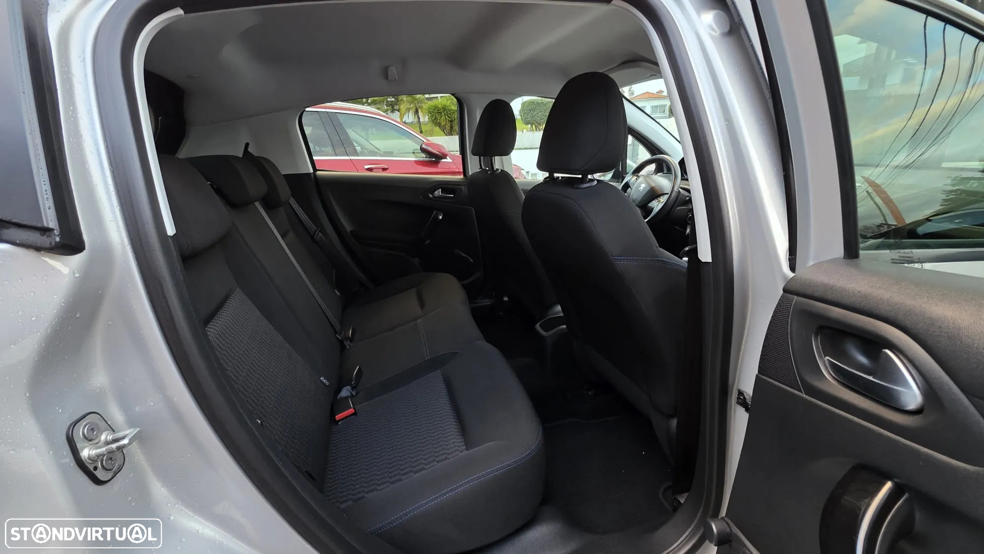 Peugeot 208 1.5 BlueHDi Signature - 15