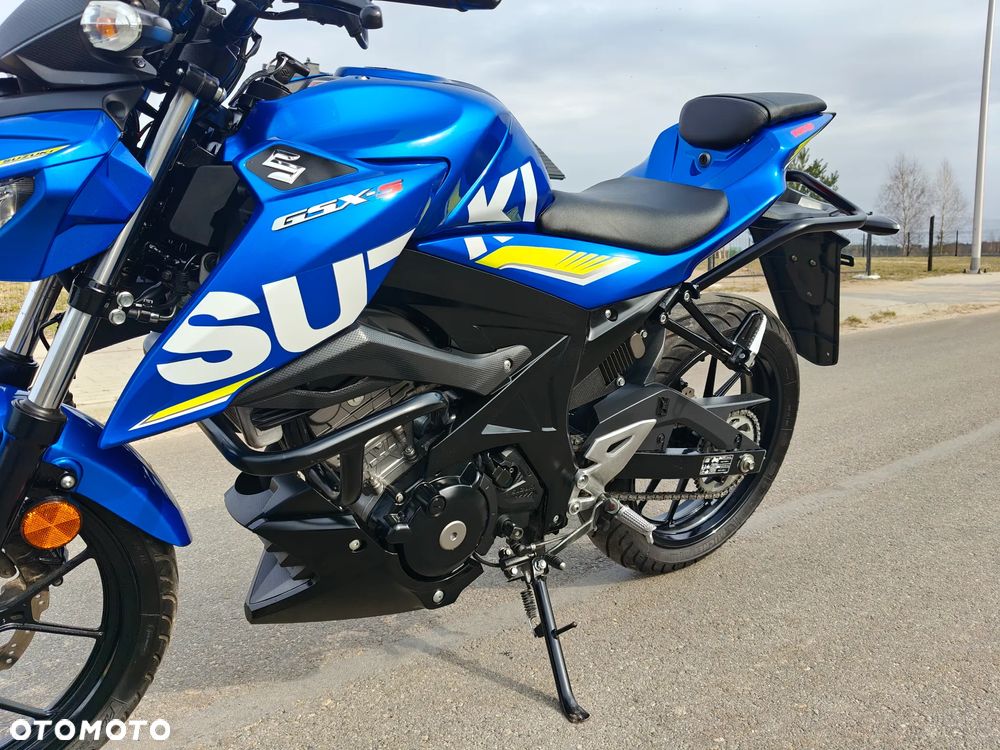 Suzuki GSX - 6