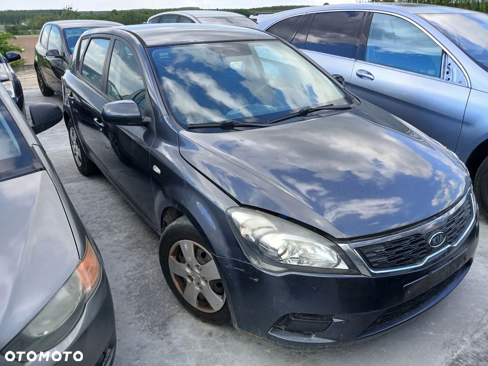 KIA CEED I FL 1.6CRDI D4FB LAK 5K CAŁA NA CZĘŚCI CZESCI - 2