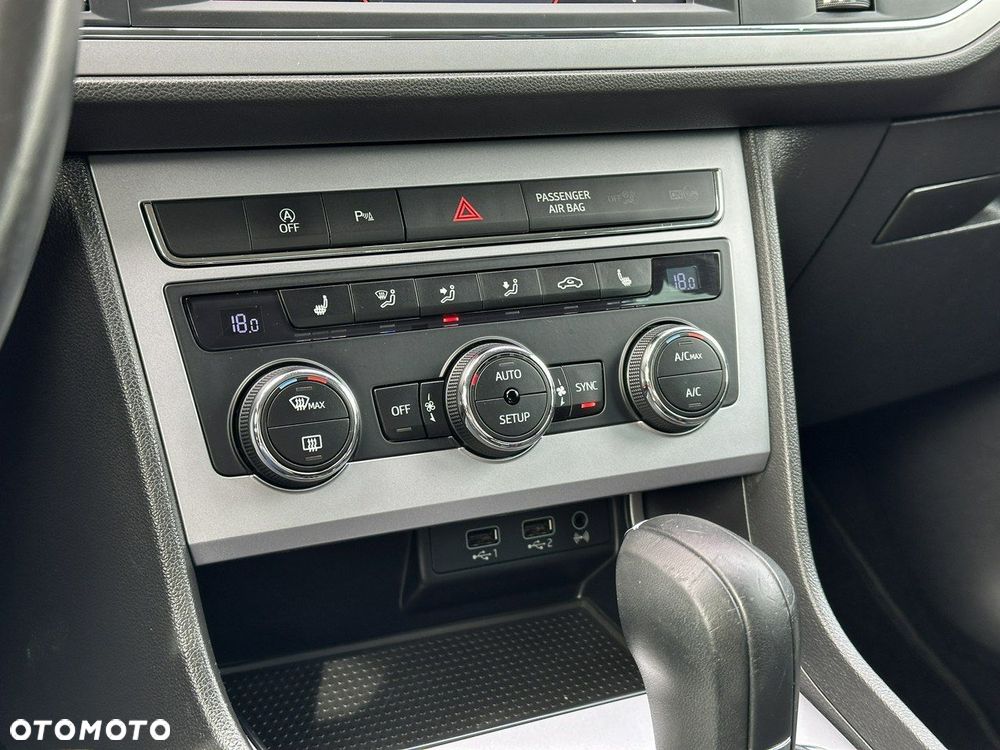 Seat Leon Sportstourer 2.0 TDI DPF DSG Xcellence - 26