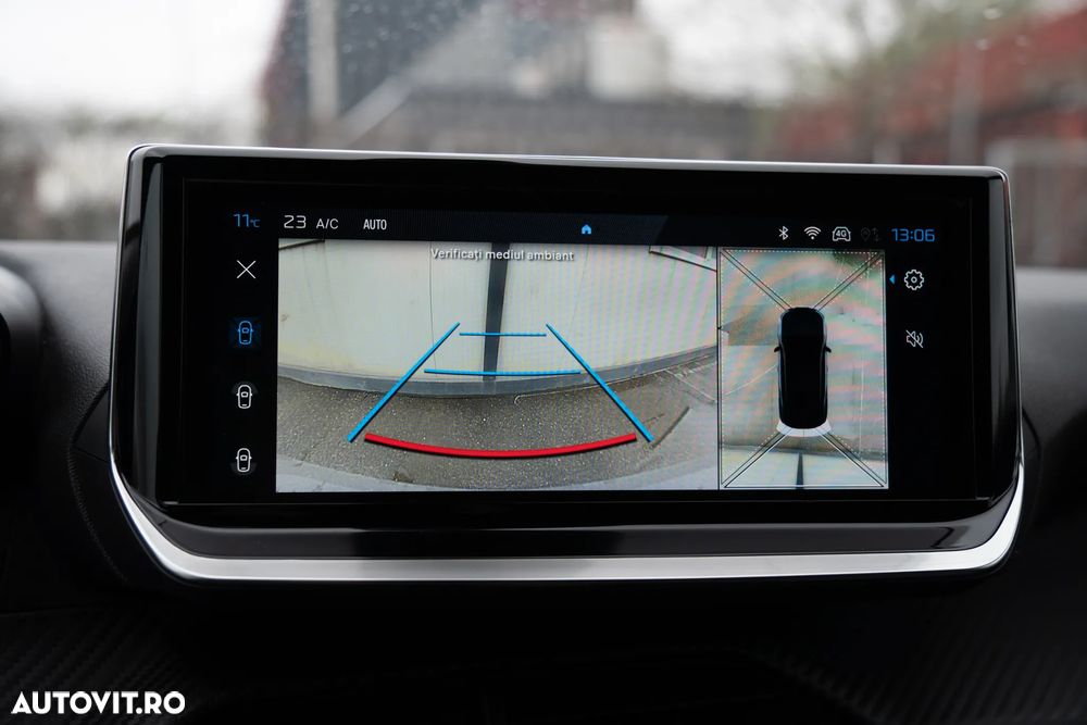 Peugeot 2008 1.2 L PureTech STT EAT8 Allure - 12