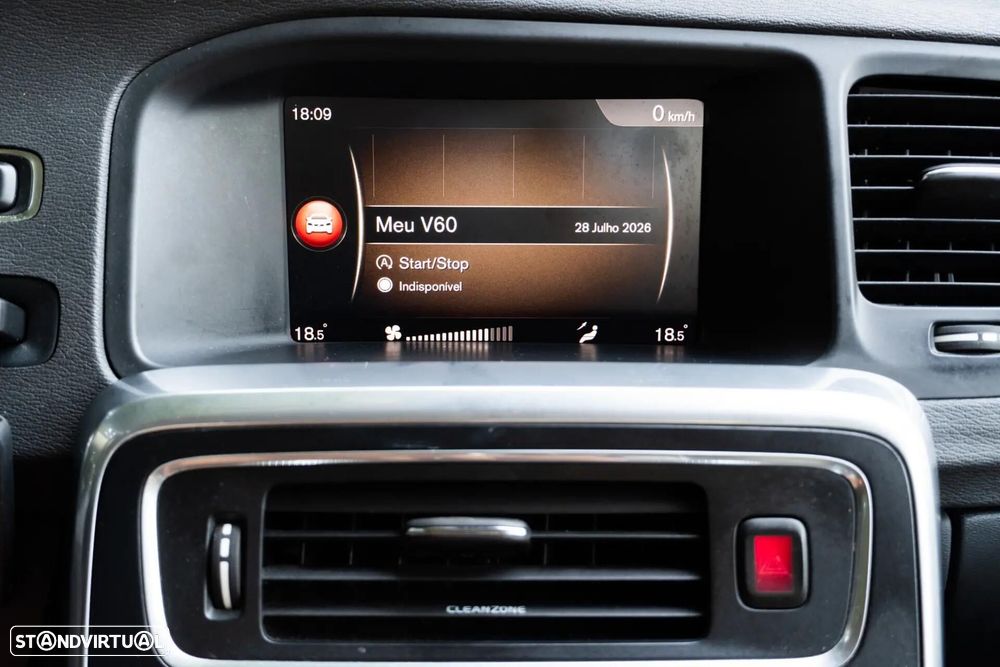 Volvo V60 Cross Country 2.0 D3 Momentum - 16