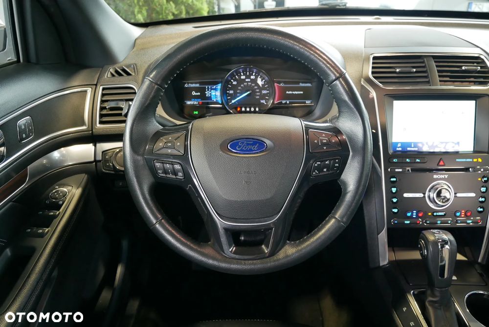 Ford Explorer - 21