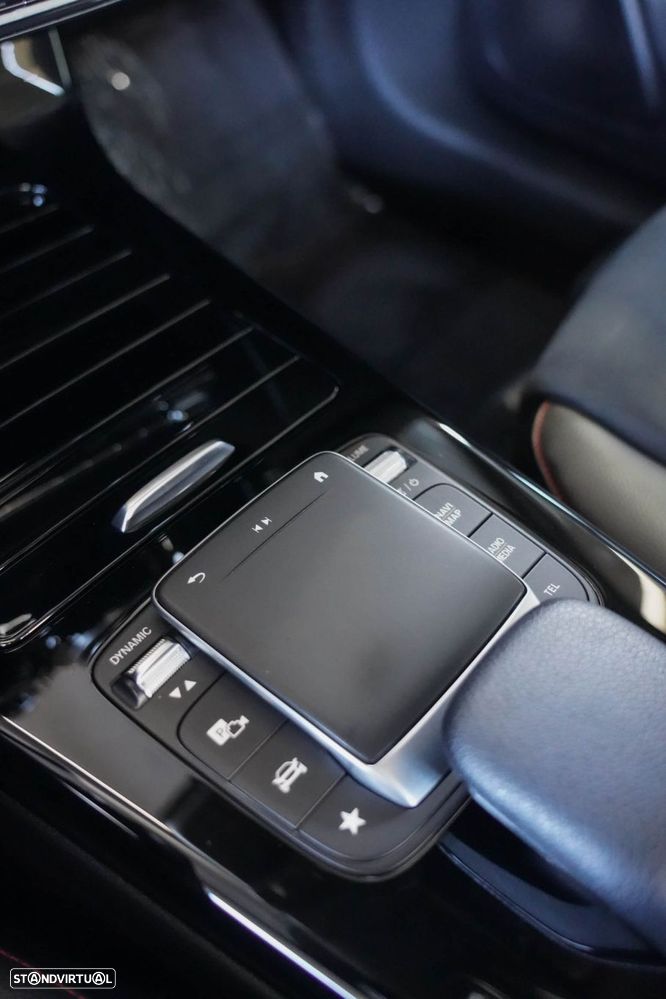 Mercedes-Benz A 250 e AMG Line - 32