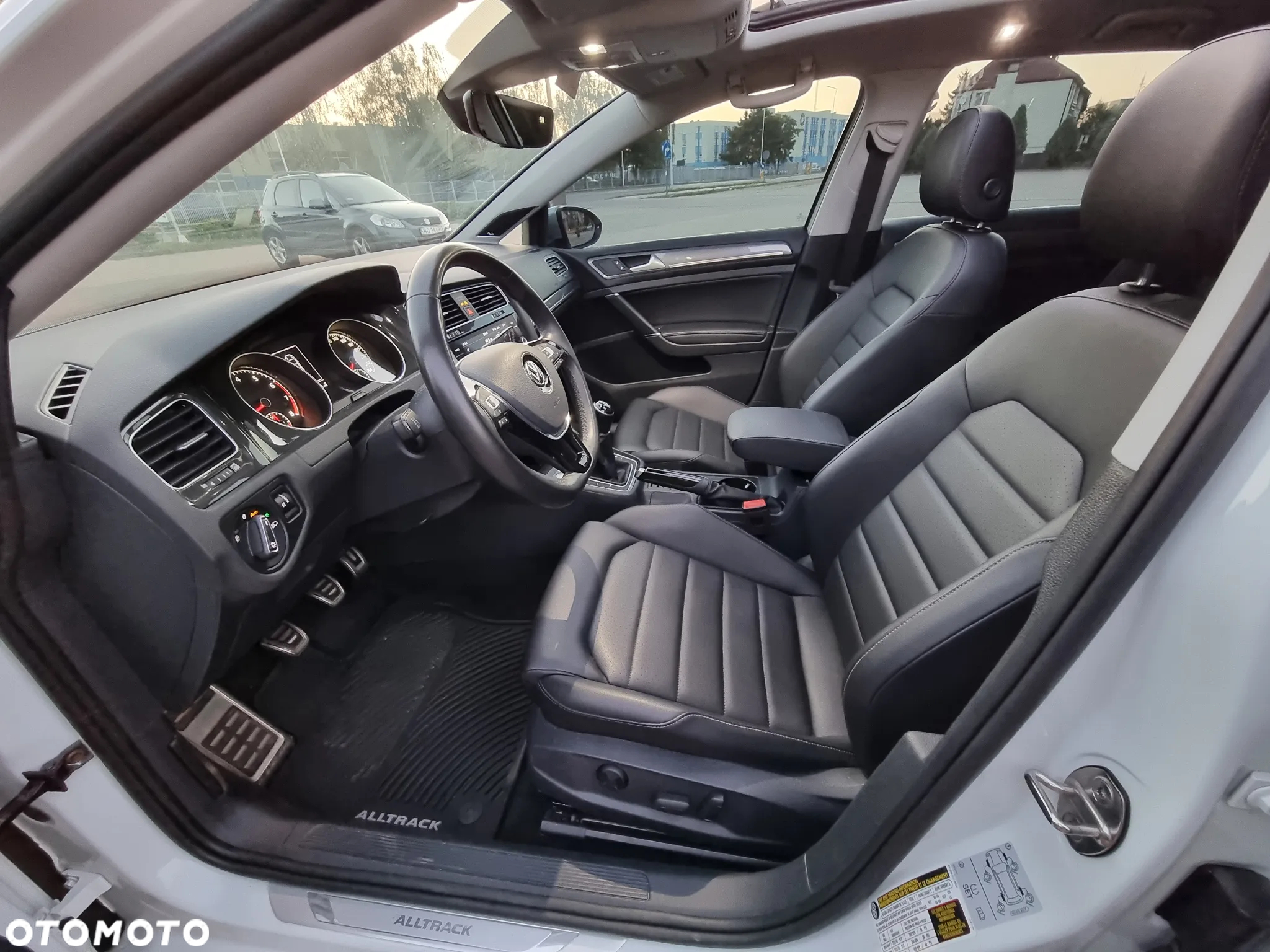 Volkswagen Golf - 14