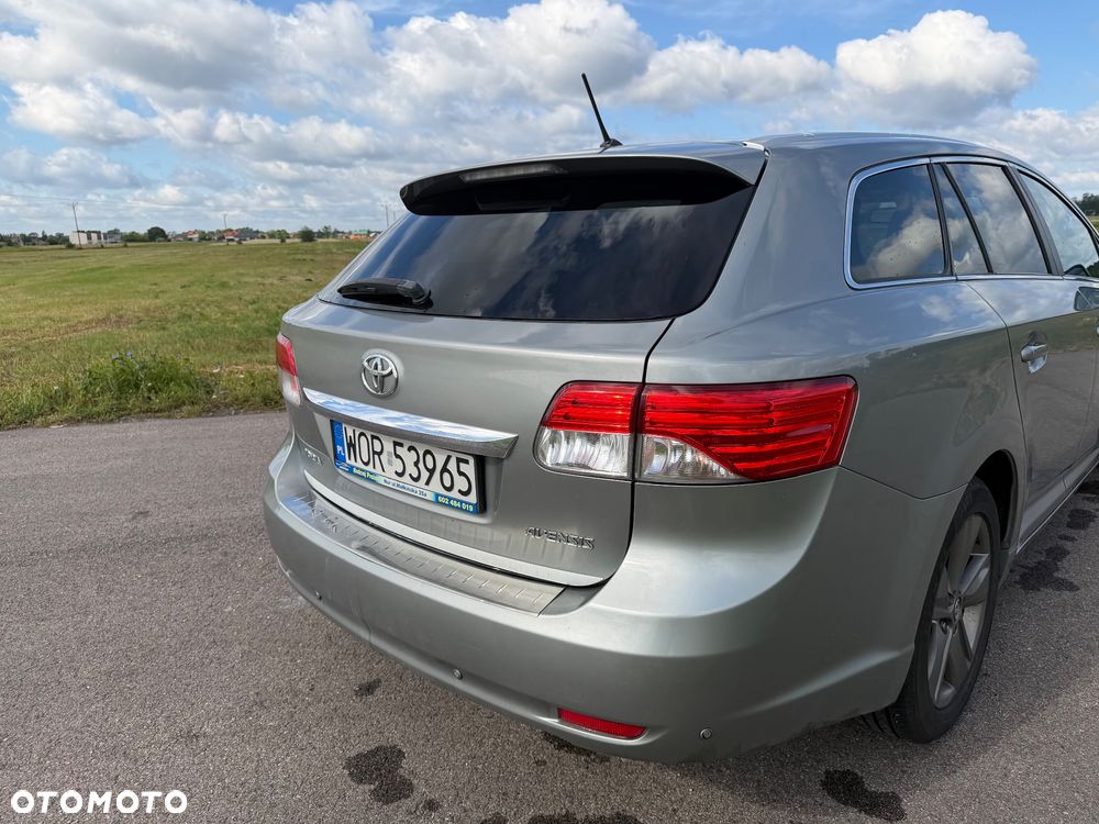 Toyota Avensis 2.0 D-4D Edition (2014) - 28
