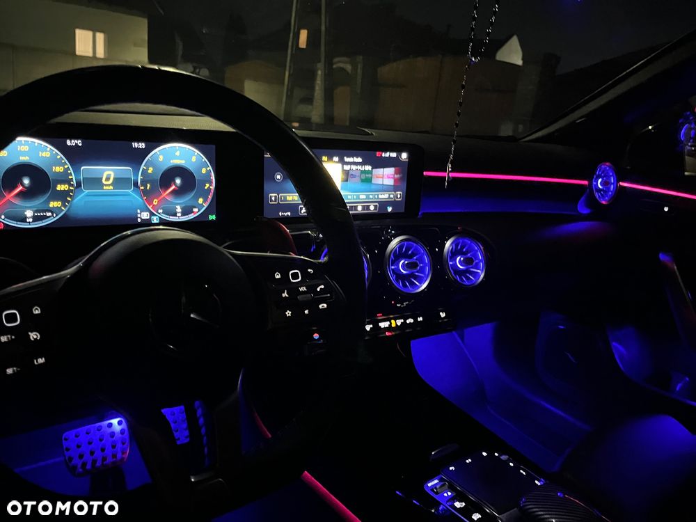 Mercedes-Benz CLA 220 7G-DCT AMG Line - 22