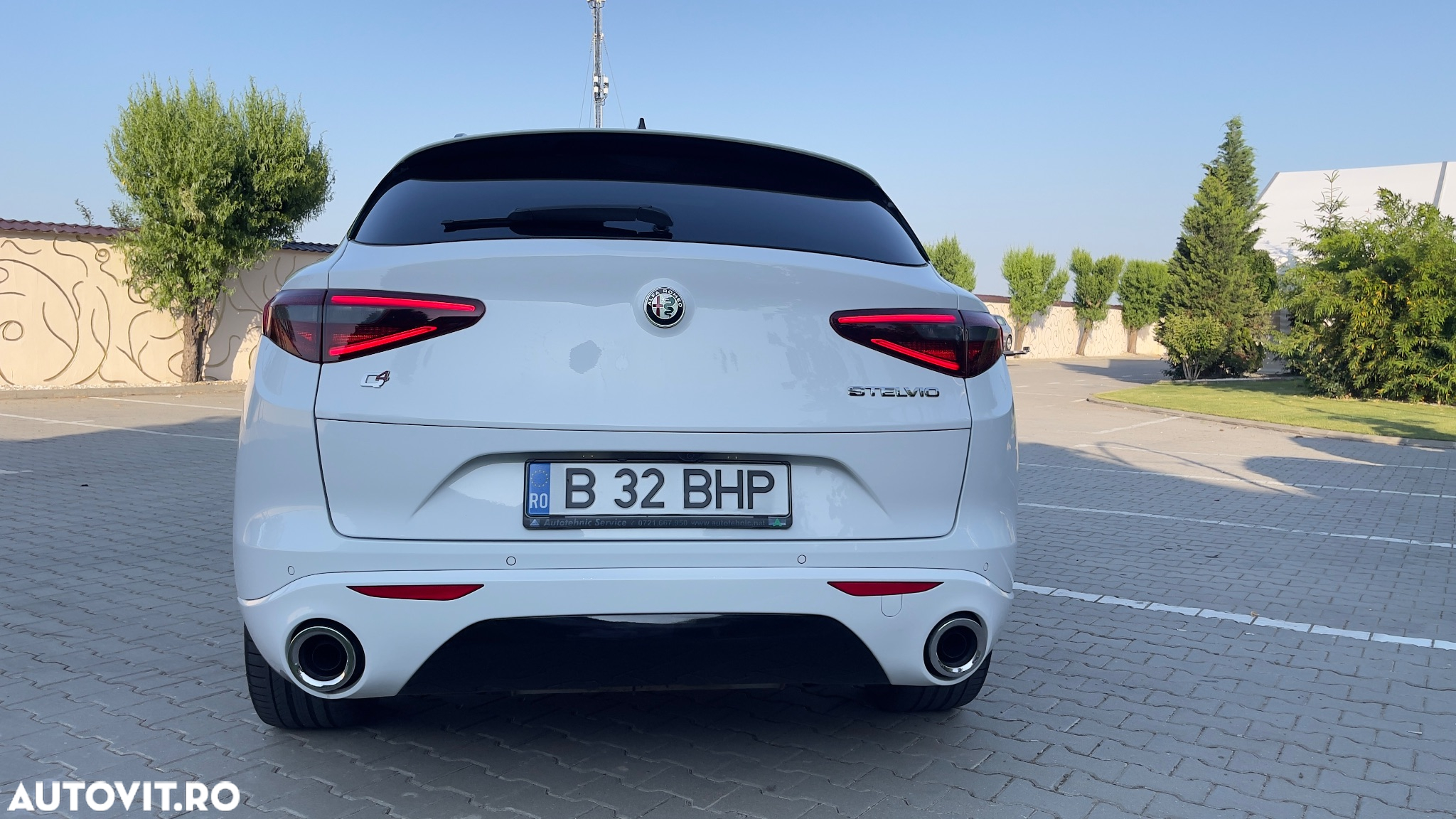 Alfa Romeo Stelvio 2.0 Turbo 16V AT8-Q4 Veloce - 3