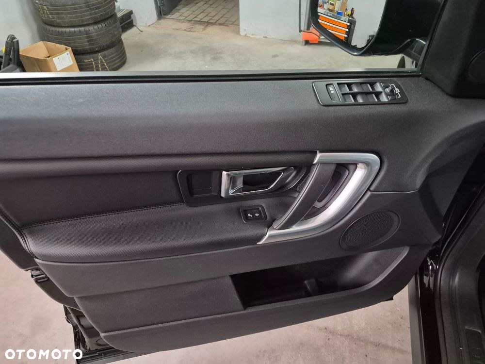 Land Rover Discovery Sport - 11