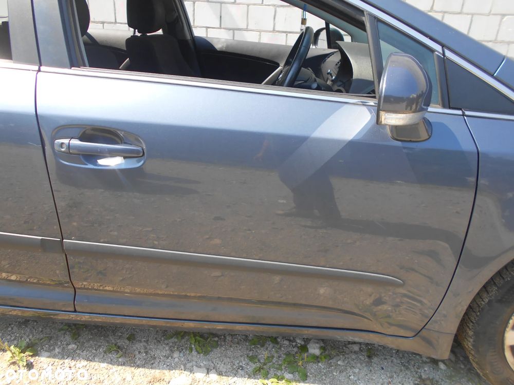 TOYOTA AVENSIS  T27 2009-2012R 2012R KOMBI KOD LAKIERU 8U5 1.8 VVT-I BENZYNA  A2ZR-T12U  108KW 146 KM SILNIK SKRZYNIA  BIEGOW EC60 BLOTNIK DZWI MASKA KLAPA ZAWIESZENIE LAMPY  ROLETA  HAK ZDERZA CZUJNIKI PDC GRILL PODSUFITKA - 6
