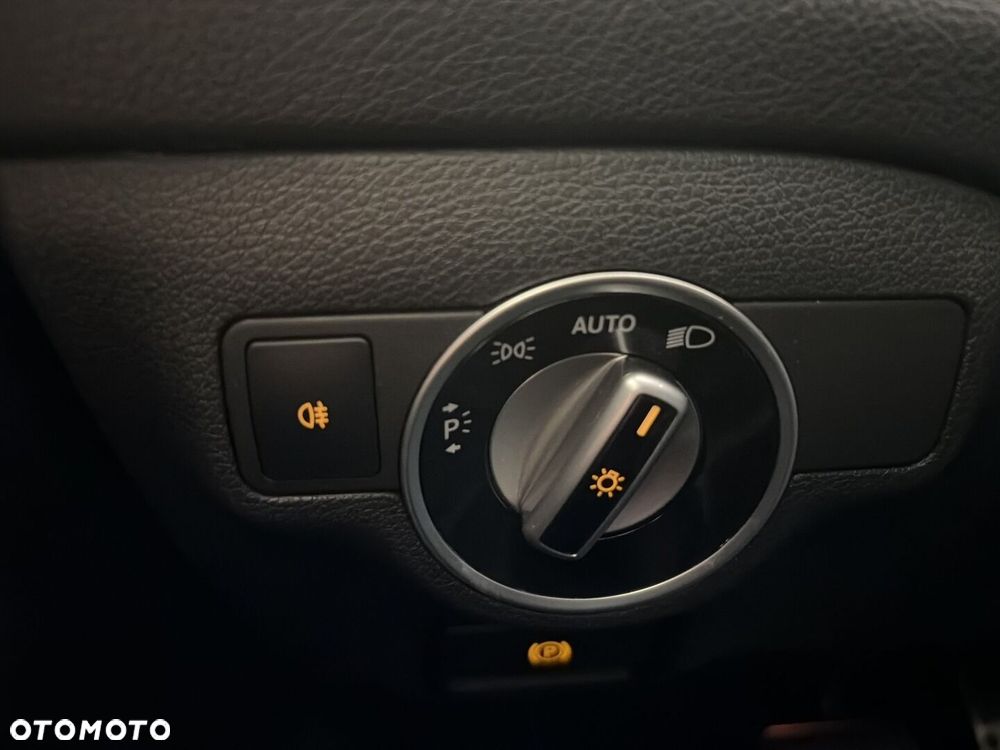 Mercedes-Benz GLA - 21