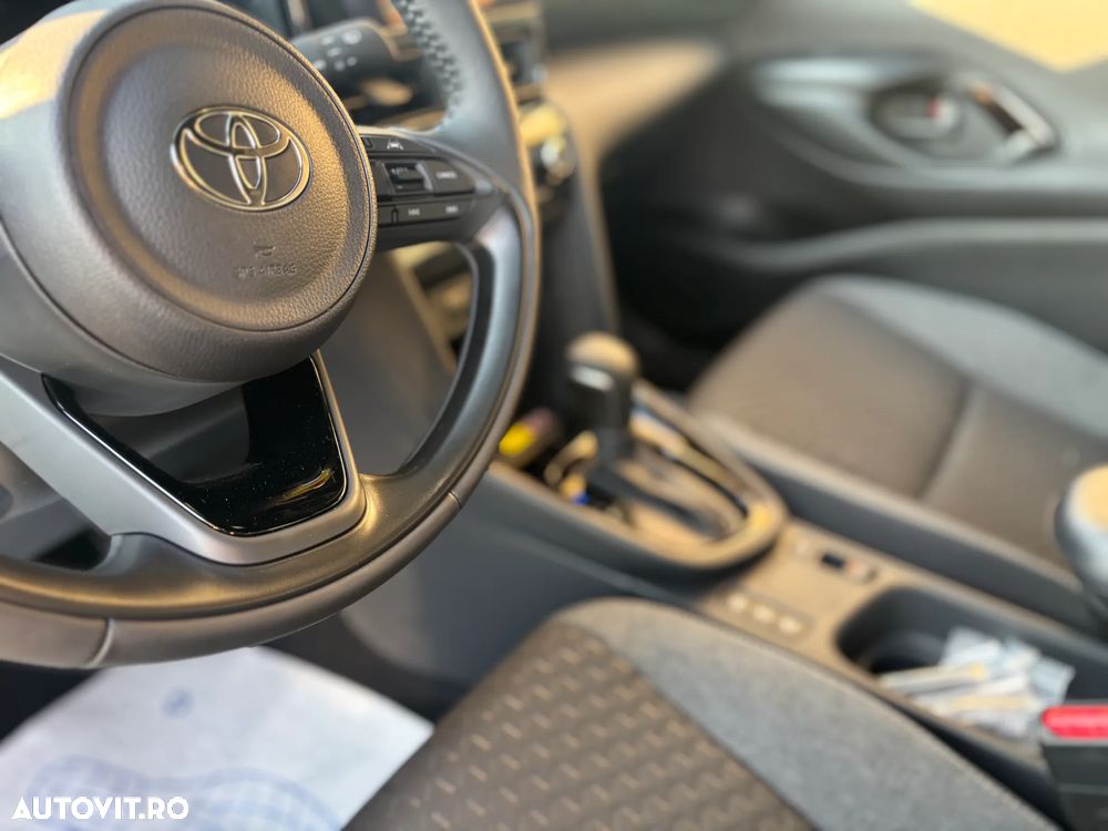 Toyota Yaris Cross 1.5 VVT-i HSD 4x2 Dynamic - 13