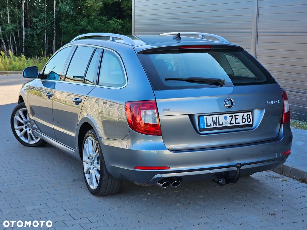 Skoda Superb 2.0 TDI Exclusive - 2