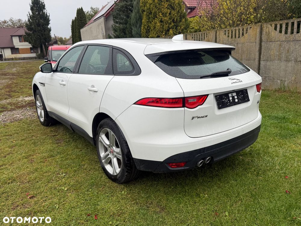 Jaguar F-Pace - 4