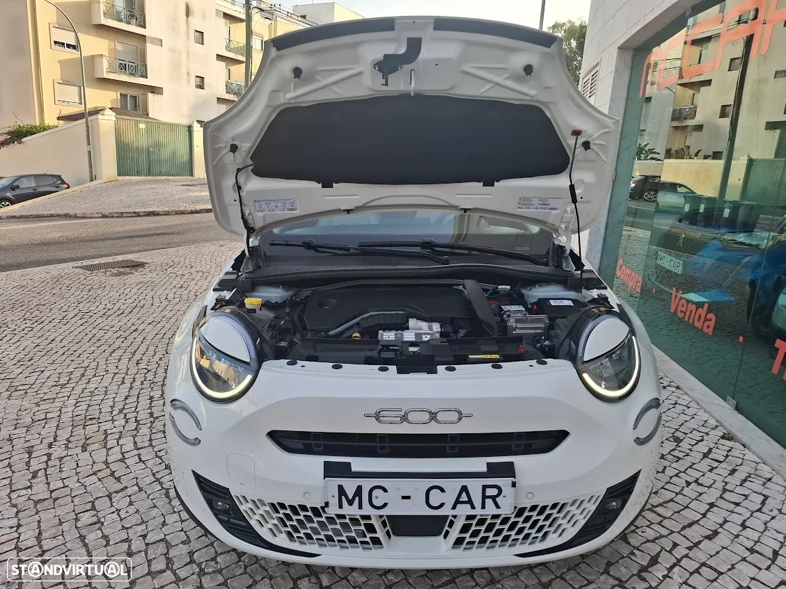 Fiat 600 HYBRID 125 Anos Edition - 57
