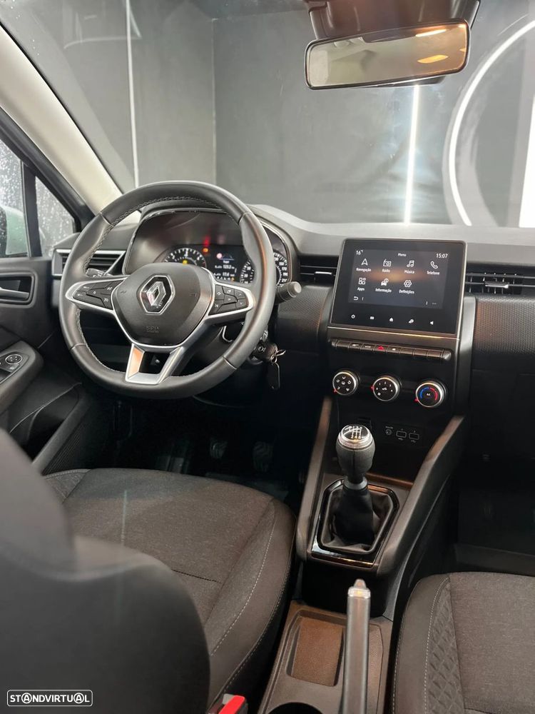 Renault Clio - 11