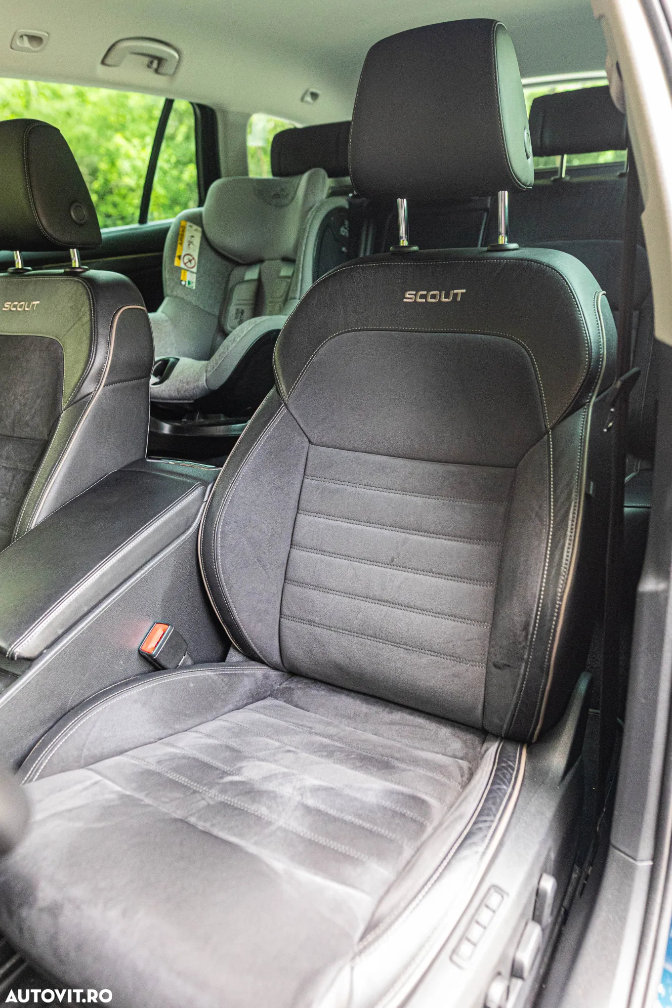 Skoda Superb Combi 2.0 TDI 4X4 DSG Scout - 10