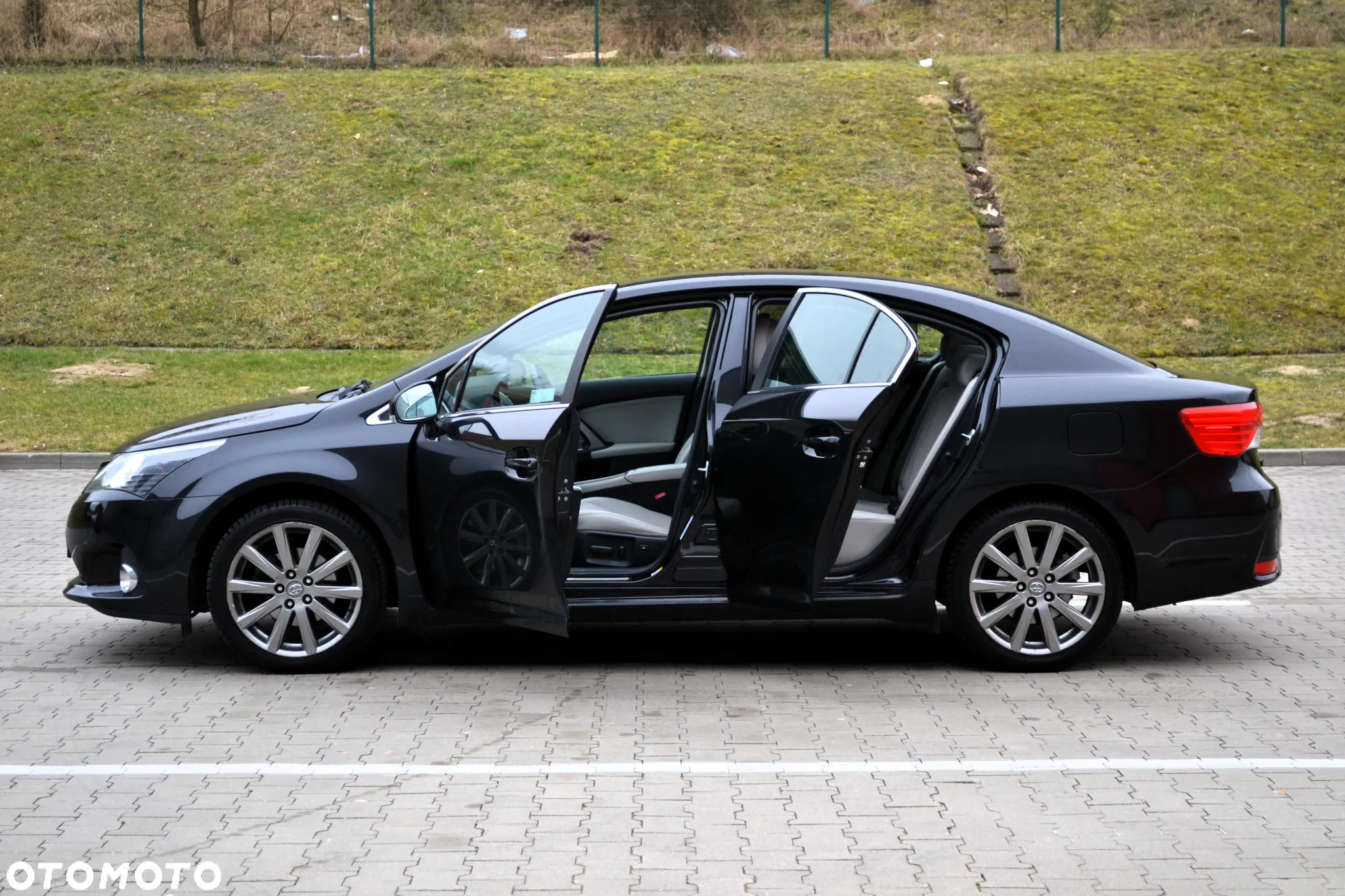 Toyota Avensis 2.0 Prestige NAVI MS - 28