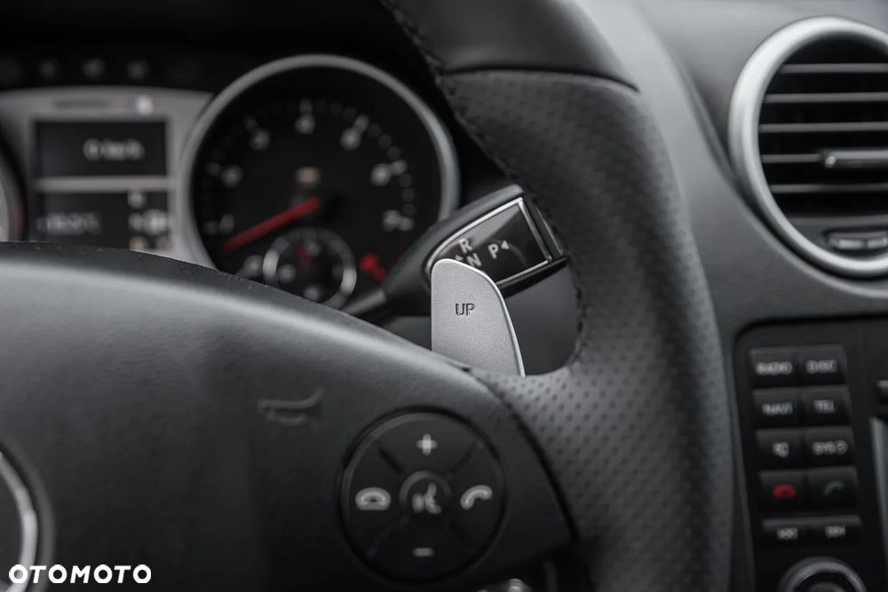 Mercedes-Benz ML 63 AMG 4Matic 7G-TRONIC 10th Anniversary - 15