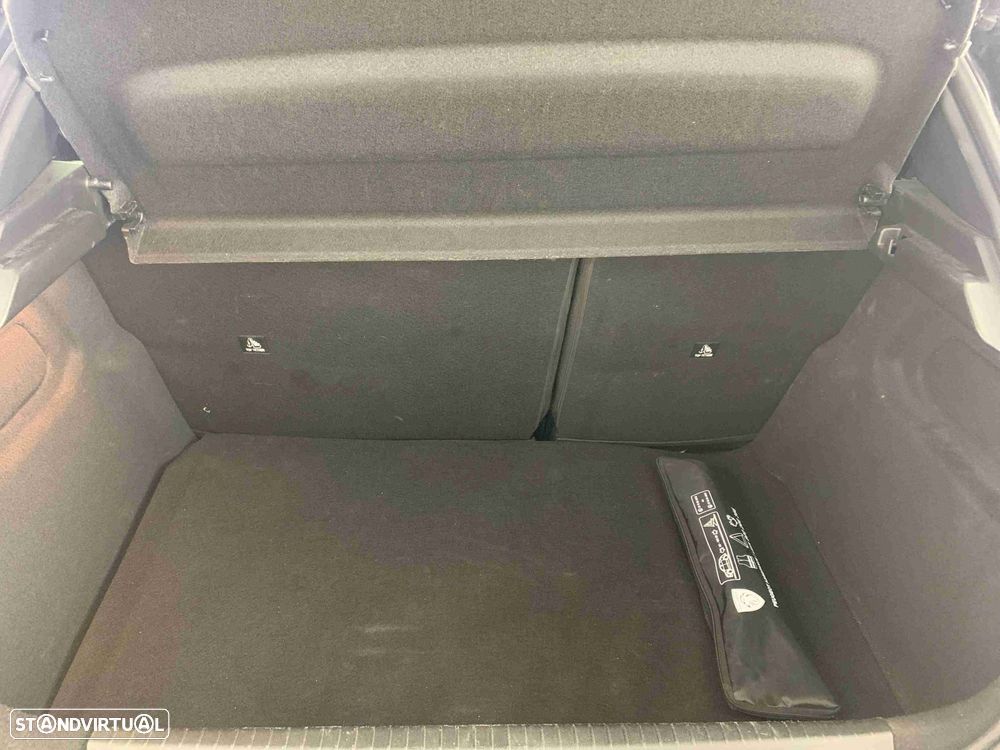 Peugeot 208 1.2 Hybrid Allure e-DCS6 - 8