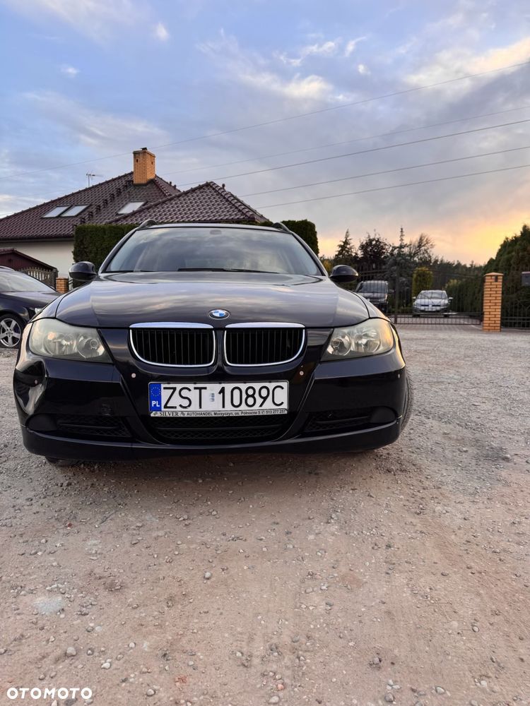 BMW Seria 3 320i - 4